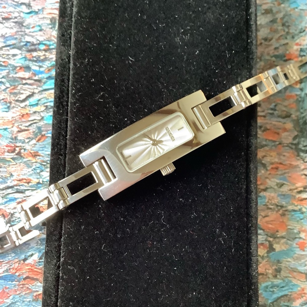 Super CUTE GUCCI watch ๐๐ - Picture 4 of 10